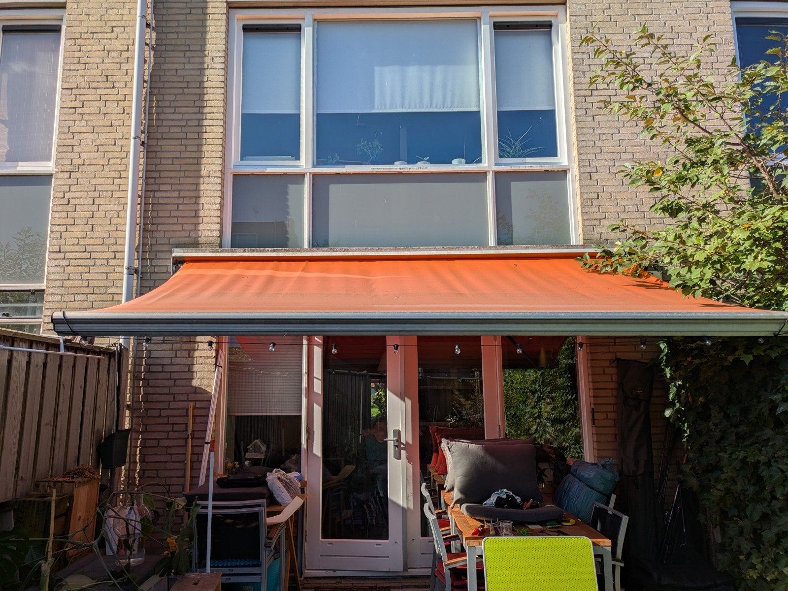 Gratis zonnescherm (4m breed) - handmatig, Tuin en Terras, Ophalen, Gebruikt, 250 cm tot 450 cm, Knikarmscherm