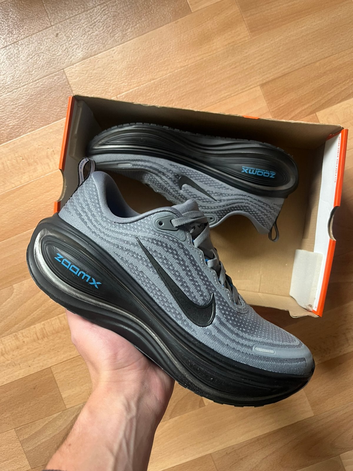 Nike Vomero Plus Smoke Grey - Maat 41, Nieuw, Ophalen of Verzenden, Hardlopen, Hardloopschoenen