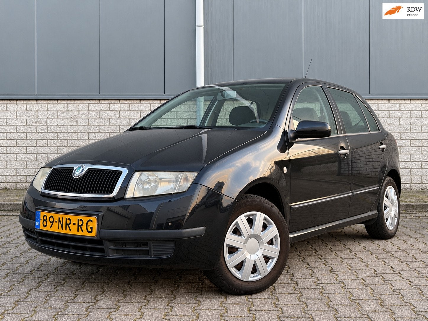 Skoda Fabia 1.4-16V Flash-Airco-Cruise-NWE APK, Auto's, Voorwielaandrijving, 4 cilinders, Verwarmde buitenspiegels, Zwart