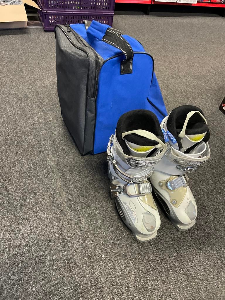 Ski schoenen met tas, Gebruikt, Schoenen, Skiën, Ophalen
