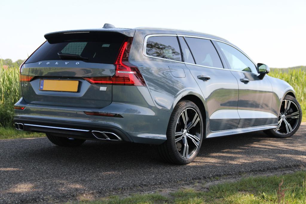 Volvo V60 T8 AWD 455 PK Sport Long Range,B&W,Pano,Massage, Auto's, Automaat, Euro 6, 4 cilinders, Leder