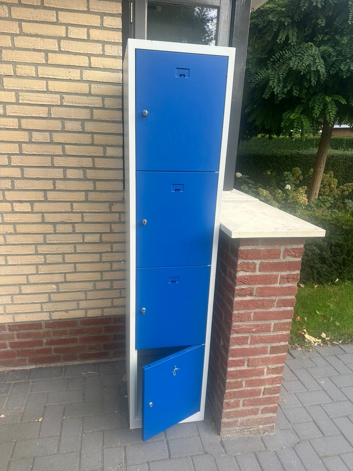 Lockerkast, Ophalen, Gebruikt