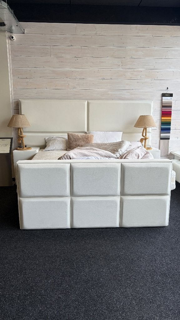 Boxspring 160x200 showroommodel