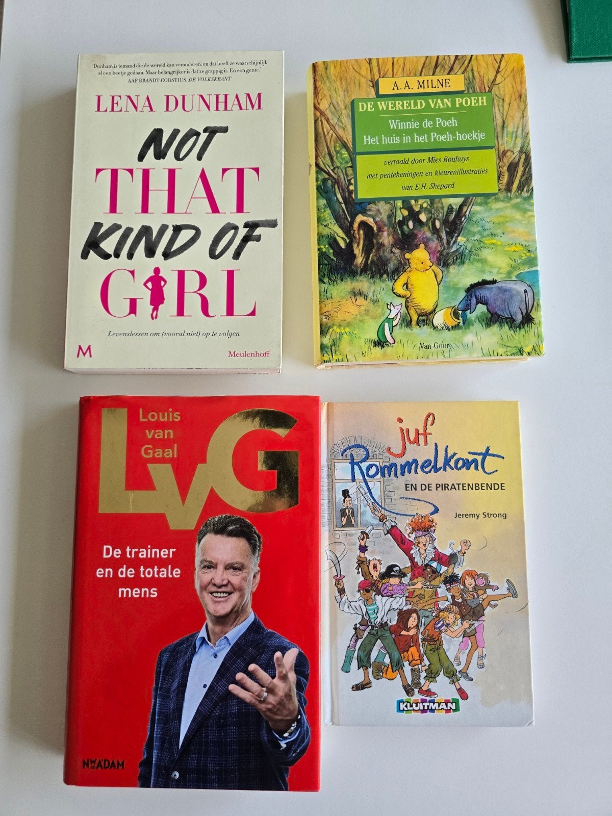 4 boeken: Louis van Gaal, Winnie de Poeh, Juf Rommelkont, Boeken, Ophalen of Verzenden, Gelezen, Louis van Gaal, A.A. Milne, Jeremy Strong, Lena Dunham