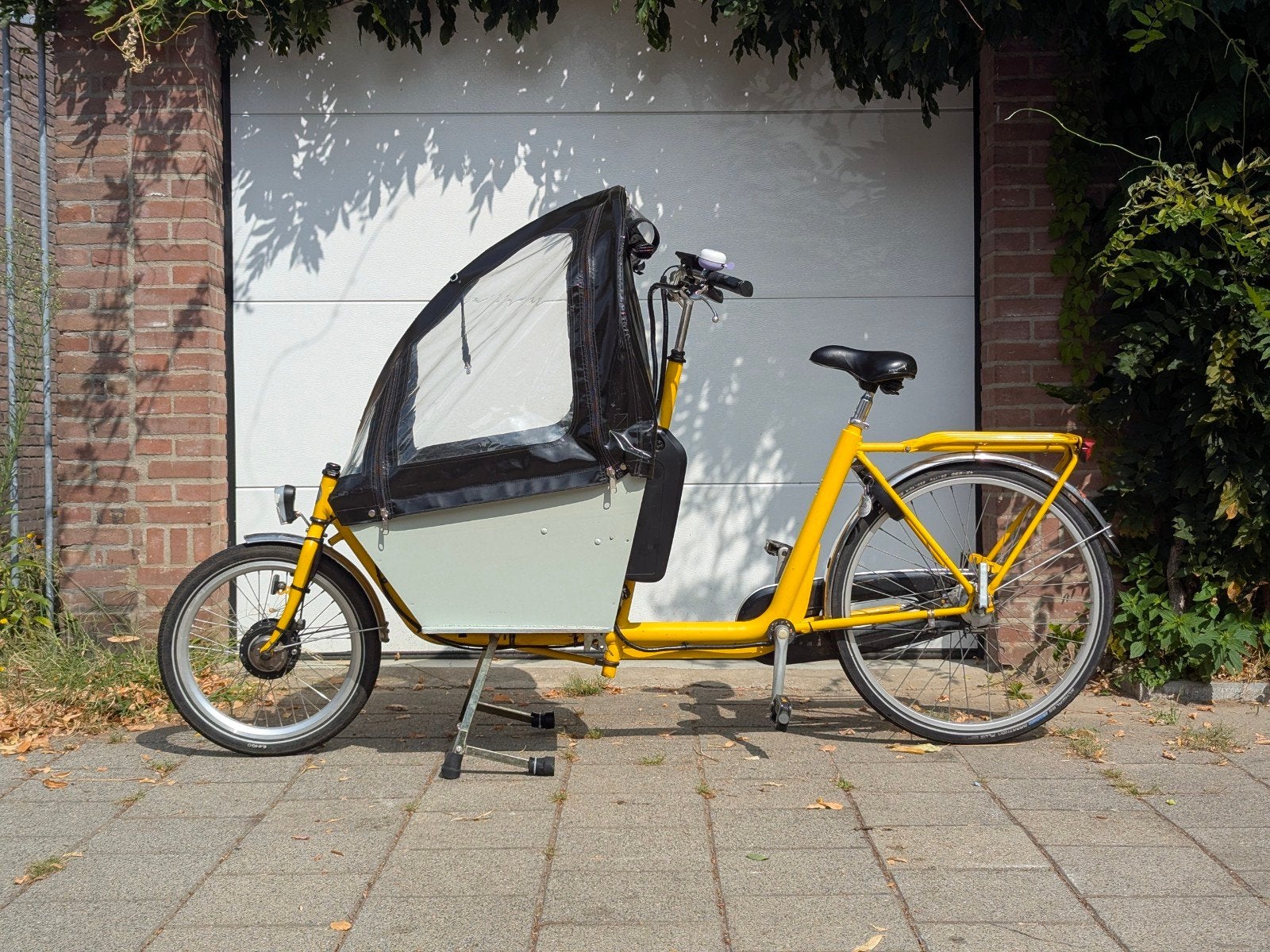Bakfiets nl Classic Short Elektrisch - Geel, Fietsen en Brommers, Fietsen | Bakfietsen, Gebruikt, Huif, 2 kinderen, Trommelrem