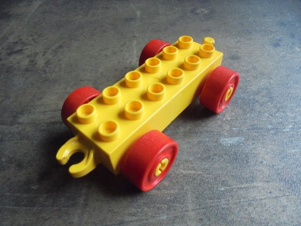 Lego Duplo Car Base 2x6 with Fake Bolts (zie foto's) 15, Ophalen of Verzenden, Gebruikt, Losse stenen, Duplo