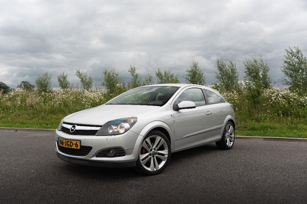 Opel Astra 1.6 GTC 2009, Voorwielaandrijving, Parkeersensor, 625 kg, 4 cilinders