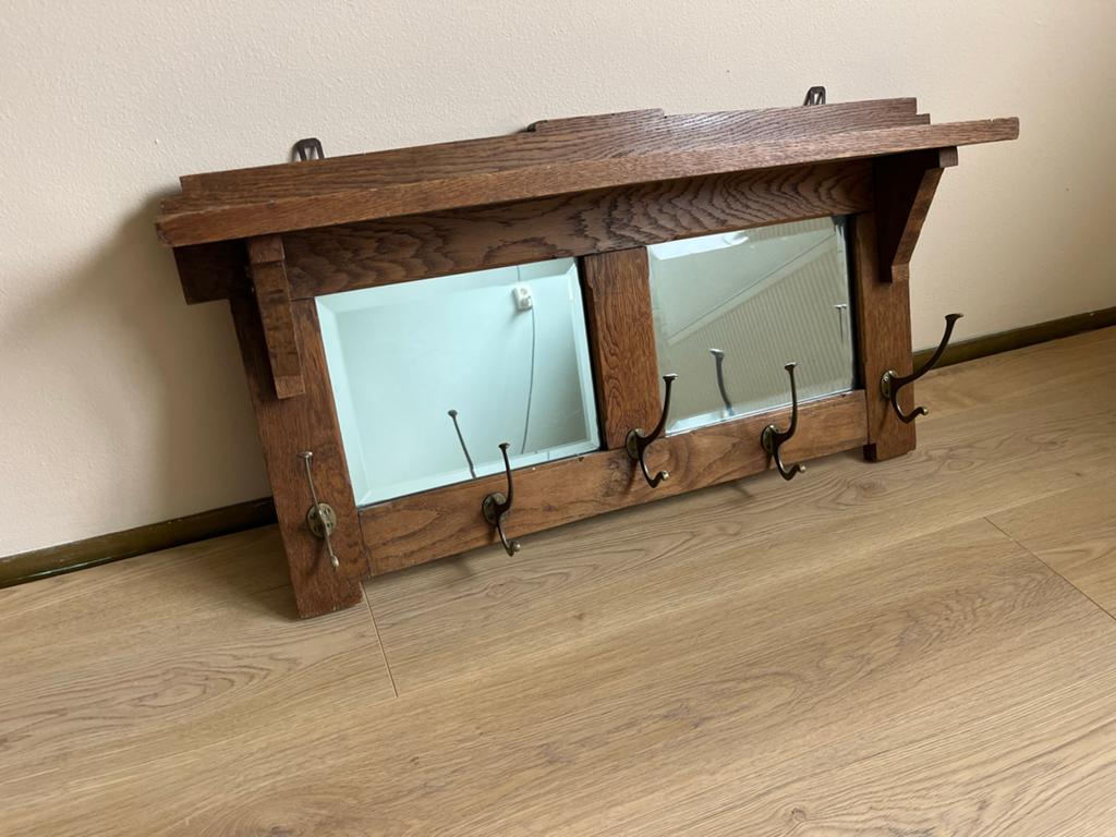 Antieke houten kapstok met spiegel en messing haken, Huis en Inrichting, Gebruikt, Minder dan 100 cm, Hout, Ophalen