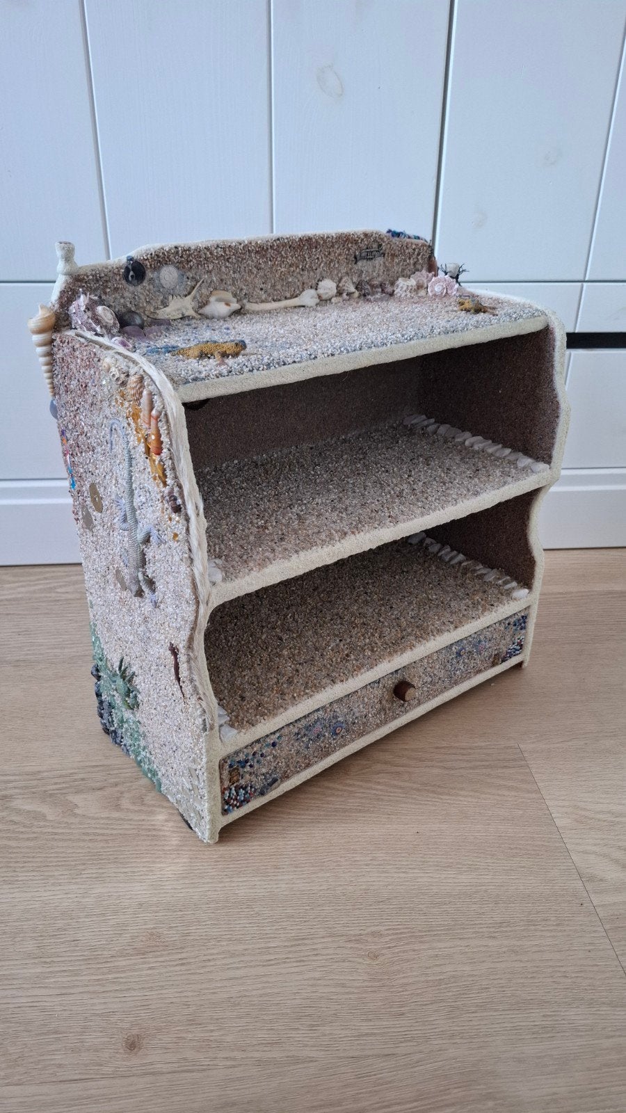 Uniek door kunstenaar versierd kastje - Strandthema, Gebruikt, Meerkleurig, Overige materialen, Overige stijlen
