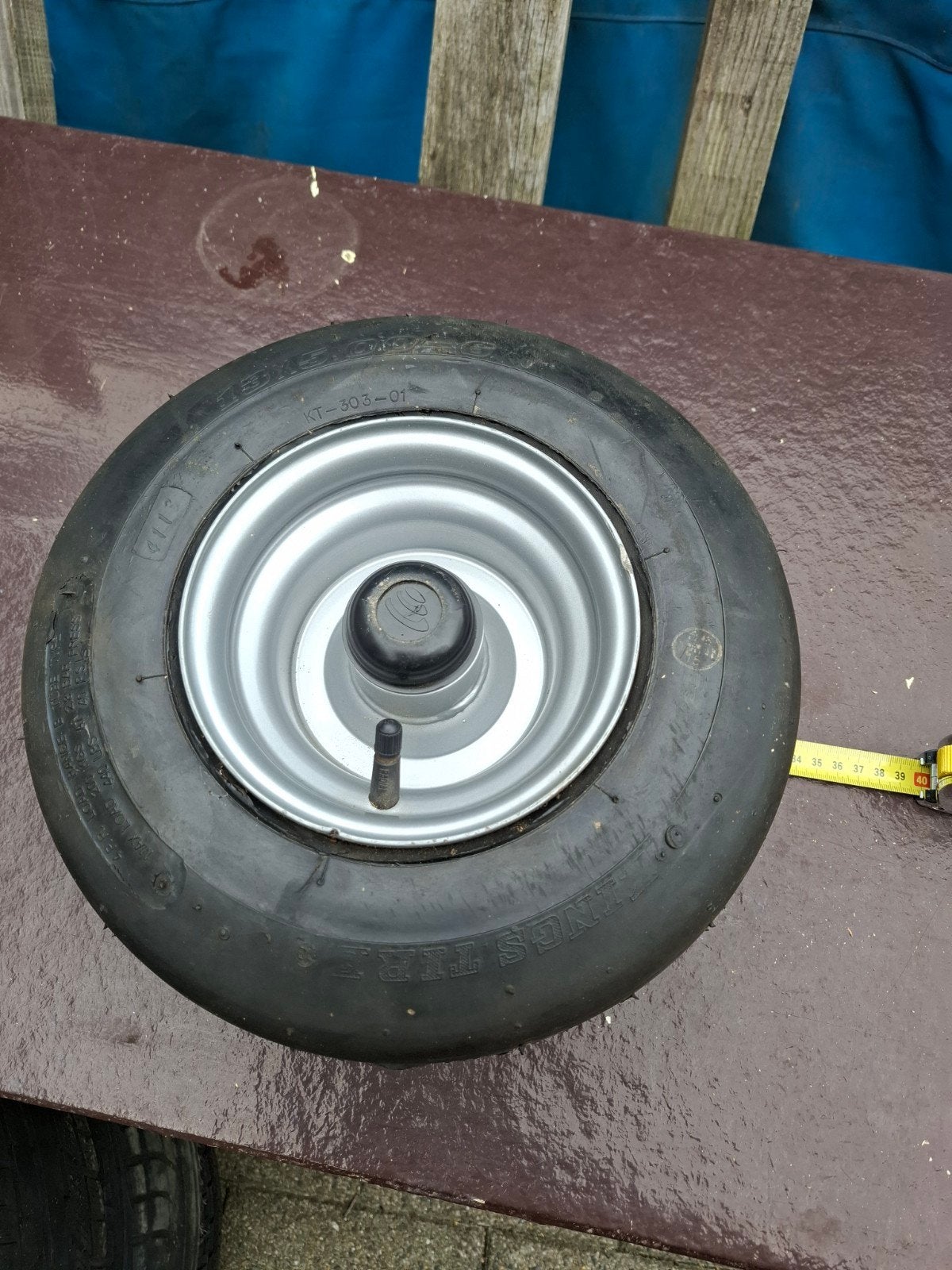 kleine velg met band (skelter)of kar..., Ophalen, Zo goed als nieuw