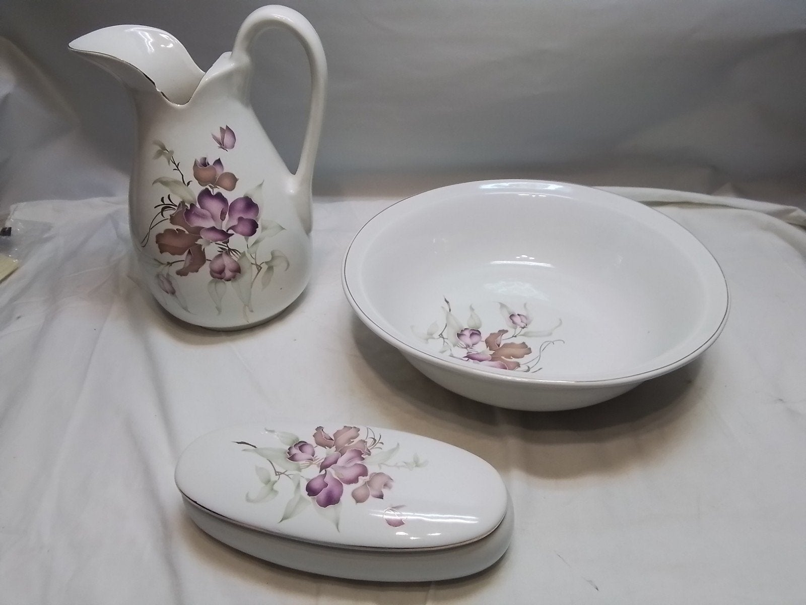 Vintage Waskom Set: Kan, Kom en Zeepbakje met Bloemmotief, Antiek en Kunst, Ophalen of Verzenden