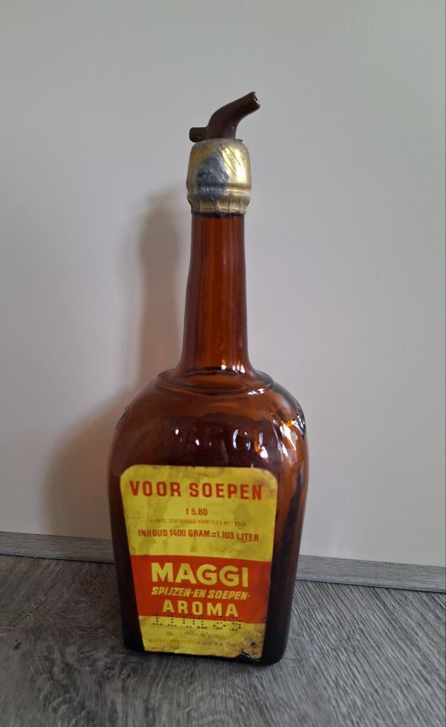 Oude grote lege MAGGI  fles met schenktuit ., Verzamelen, Ophalen, Gebruikt, Verpakking