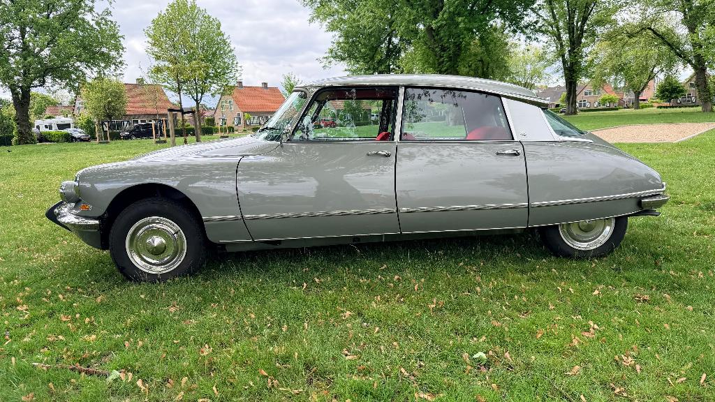 Citroën DS21 Pallas 1967  Half Automaat Geheel gerestaureerd, Stof, 4 cilinders, DS, Overige kleuren