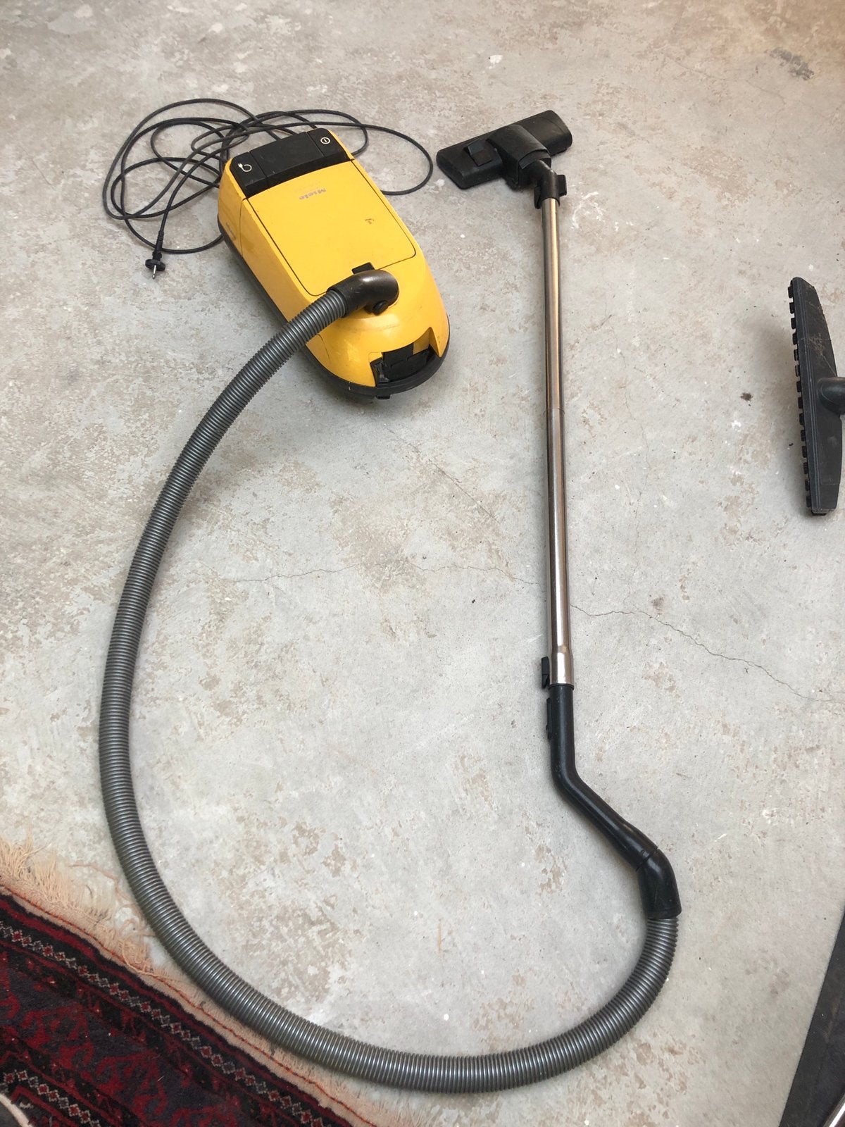 Miele s246i air clean plus geel goed werkend, Witgoed en Apparatuur, Stofzuigers, Gebruikt, Geschikt voor harde vloeren, Miele