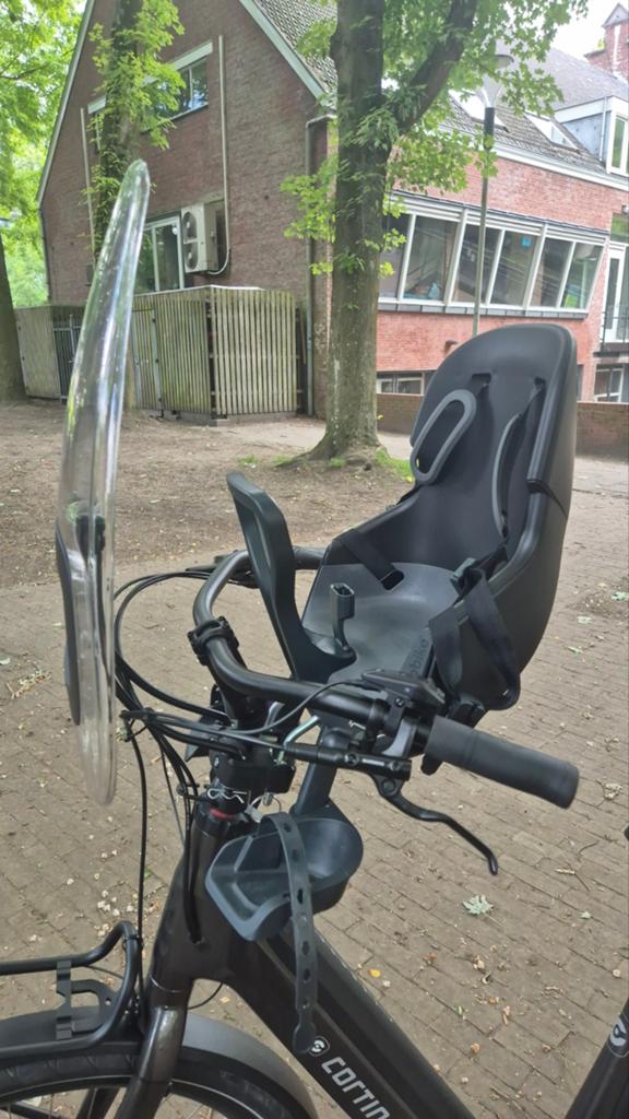 Fietsstoeltje Bobike voorzitje + windscherm Bobike, Fietsen en Brommers, Fietsaccessoires | Fietsstoeltjes, Ophalen, Voetsteuntjes