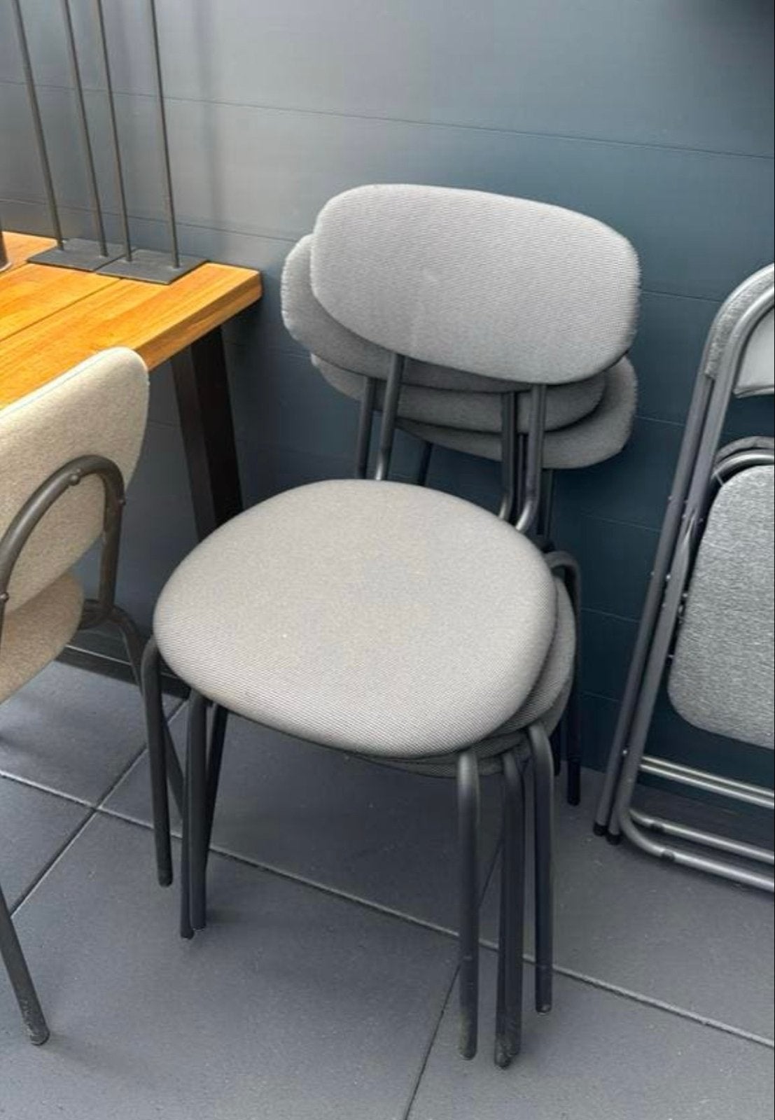 Set van 4 IKEA ADDE stoelen - Grijs/Zwart, Huis en Inrichting, Ophalen, Gebruikt, Metaal, Grijs