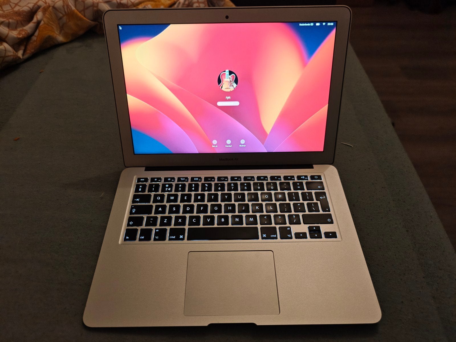 macbook air 2013, Ophalen, 13 inch, Minder dan 2 Ghz, Zo goed als nieuw