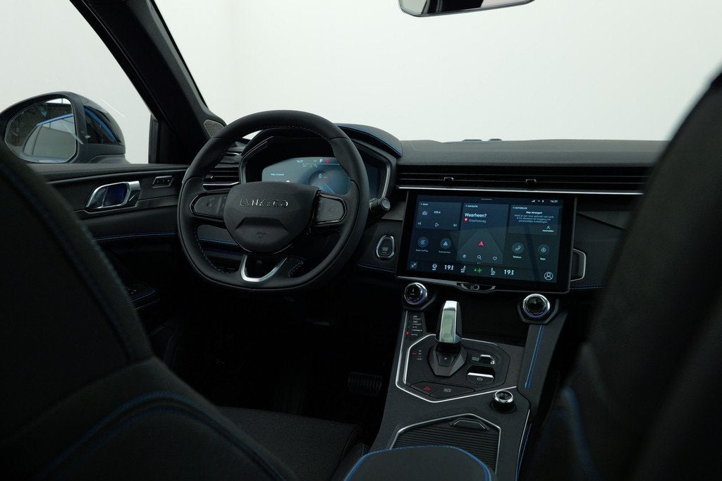 Lynk & Co 01 1.5 | Import op verzoek | (bj 2025, automaat), Stof, Gebruikt, Zwart, Met garantie (alle)