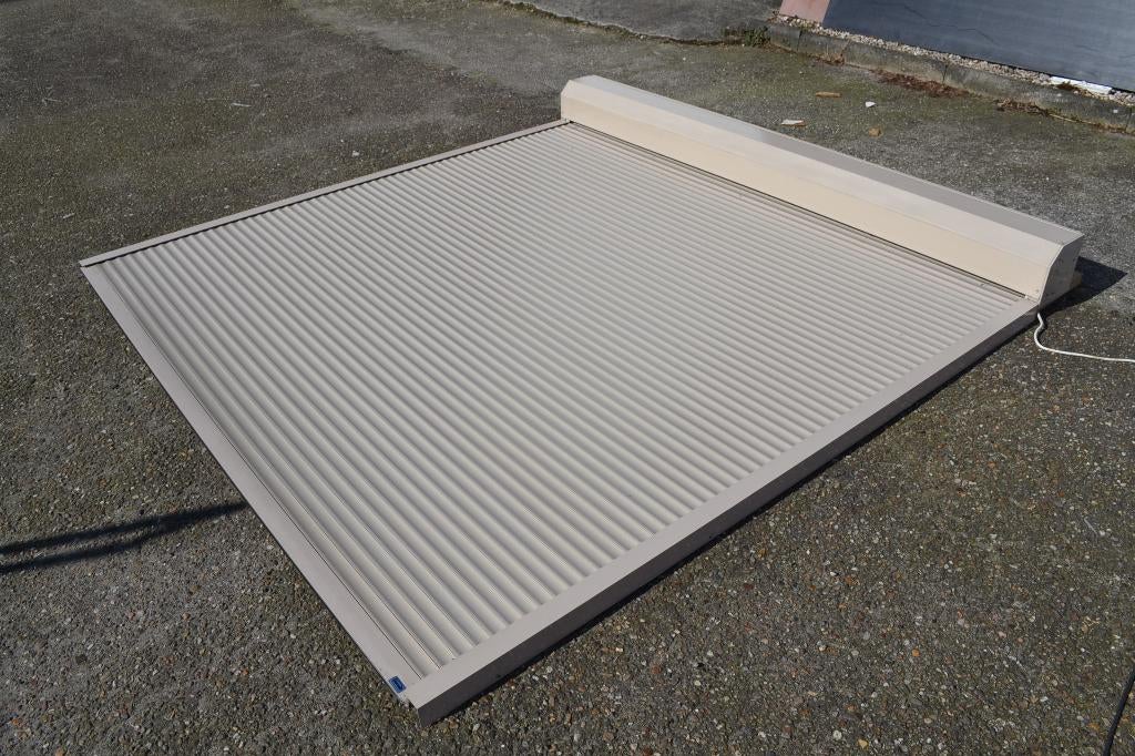 Elektrisch rolluik 255,5 cm breed x 243 cm hoog, Ophalen, Gebruikt, 200 cm of meer, Crème of Beige