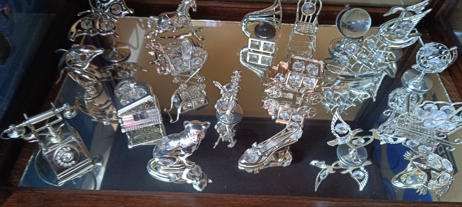 Verzilverde miniatuur beeldjes met kristallen, Ophalen