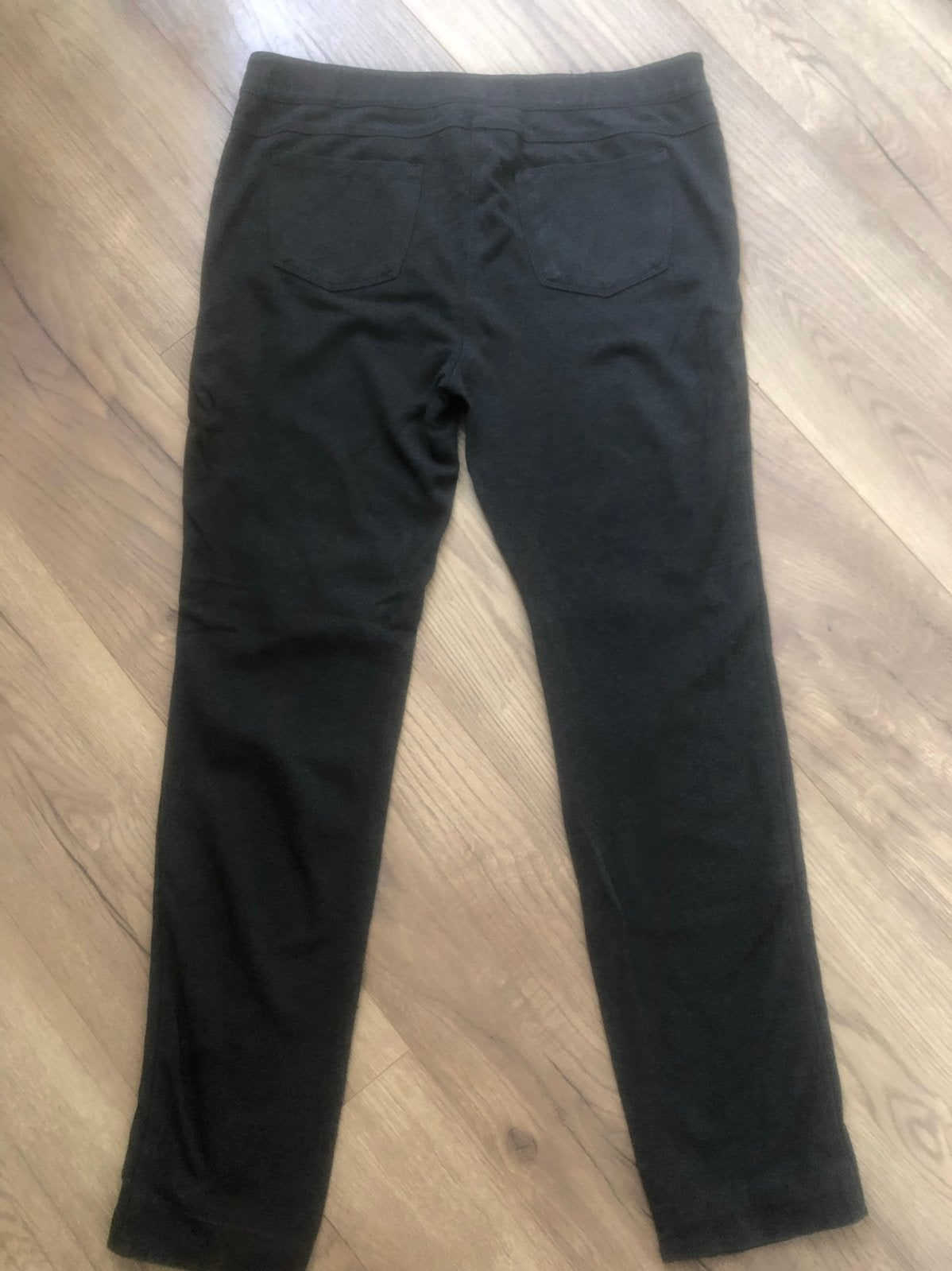 Gerry Weber grijze tricot broek maat 44, Kleding | Dames, Broeken en Pantalons, Maat 42/44 (L), Ophalen of Verzenden, Gedragen