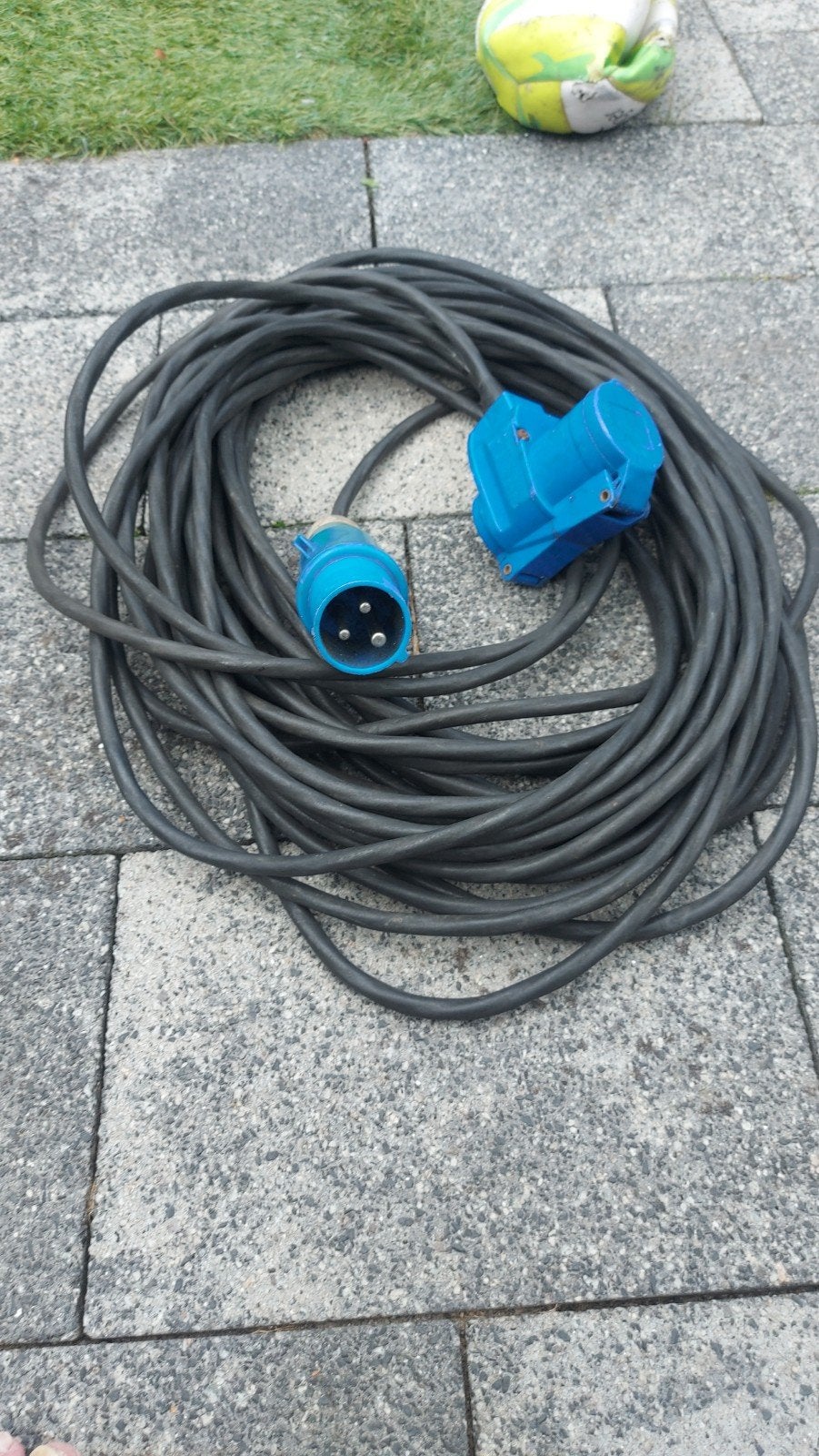 25 mtr buitenkabel met stekker en contrastekker, Ophalen