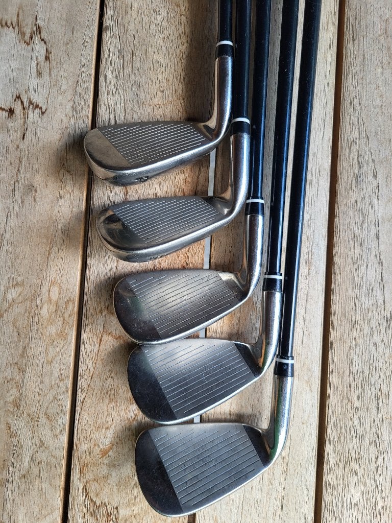 Foto 9 van Rechtshandige beginners golfset of oefenset voor op de baan