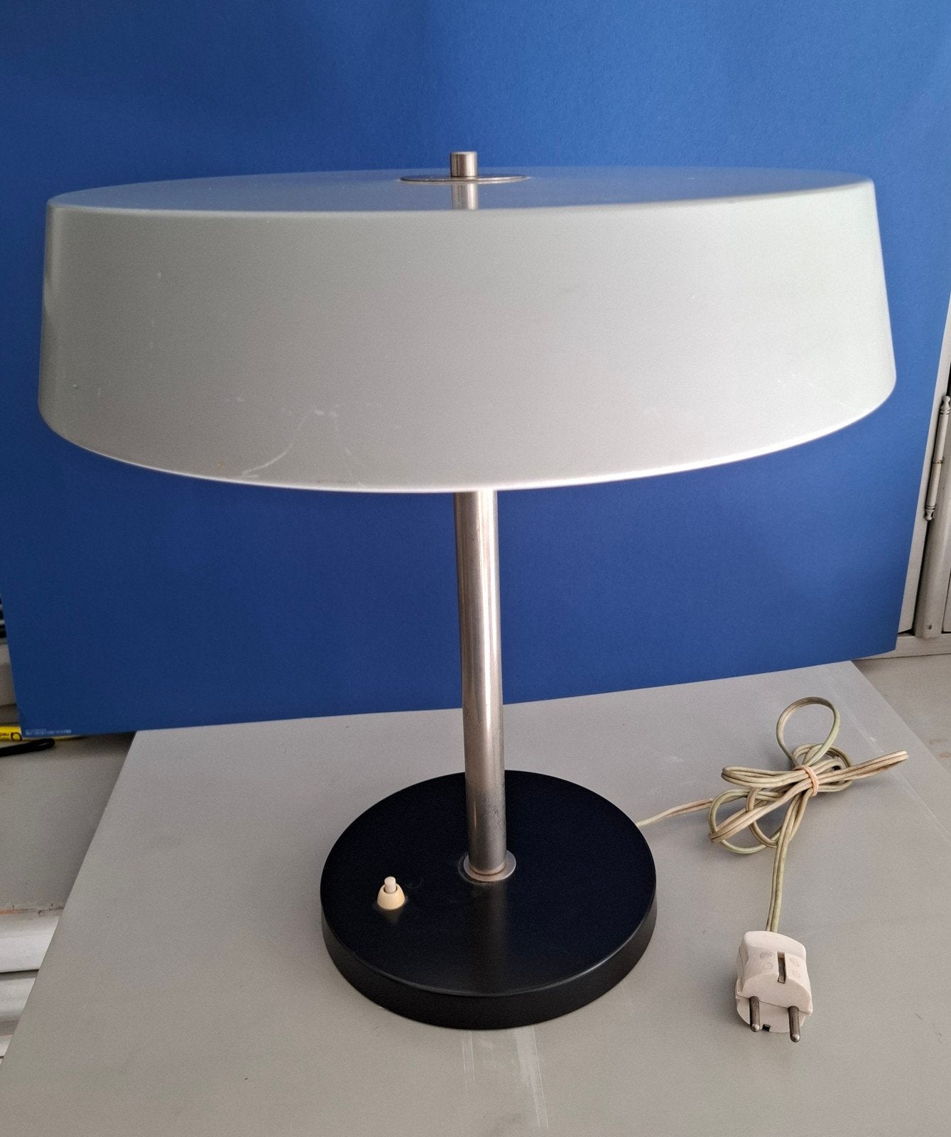 1960-70 Kamenicky Senov tafellamp met metalen kap en voet, Ophalen, Gebruikt, Vintage- Retro, Minder dan 50 cm