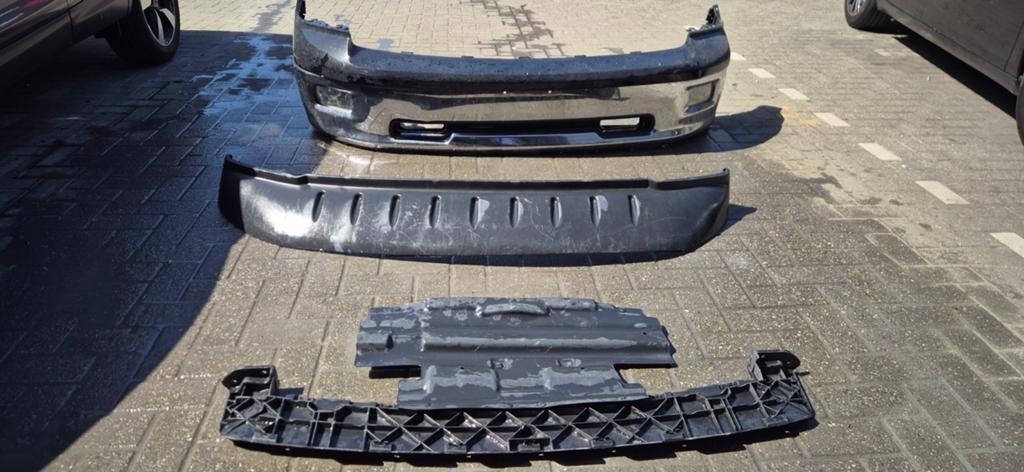 Dodge ram voorbumper compleet, Gebruikt, Voor, Ophalen of Verzenden, Bumper