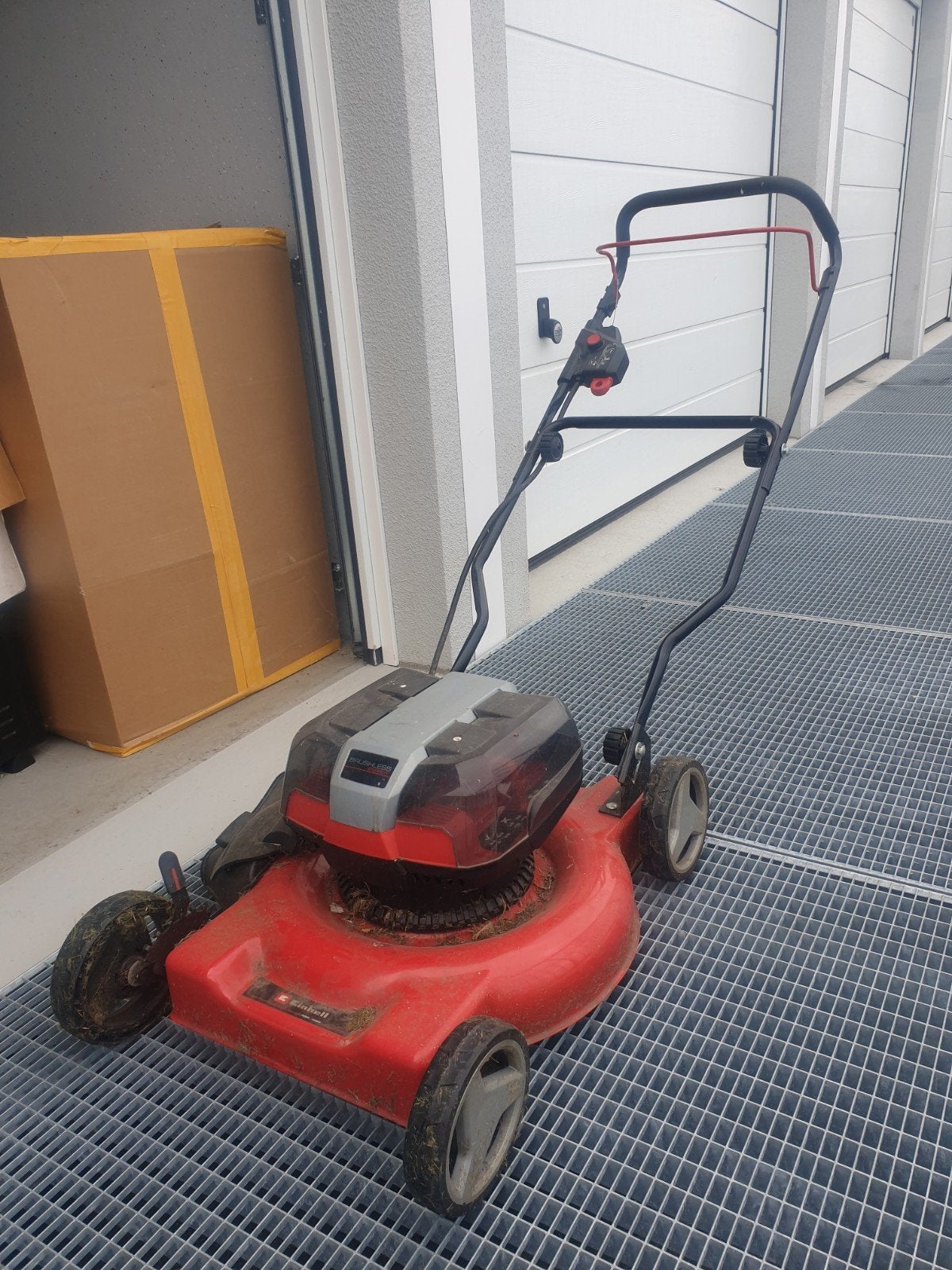 Einhell Accu-grasmaaier GE-CM 36/48 Li M met lader en accu's, Ophalen, Cirkelmaaier, Gebruikt, Accu-grasmaaier