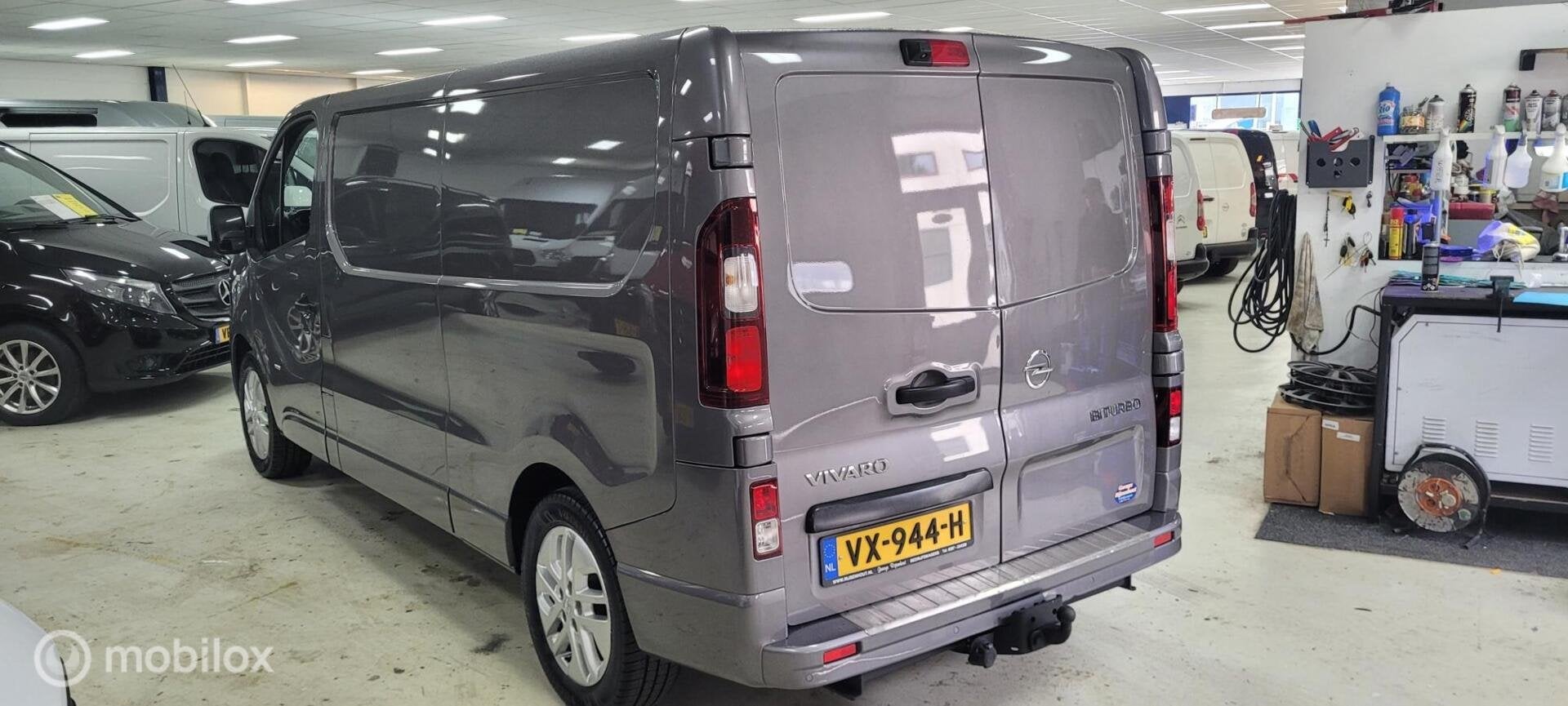 Opel Vivaro 1.6 CDTI L2H1 met 107.000 km Edition EcoFlex, Auto's, Euro 5, Gebruikt, 4 cilinders, 2000 kg