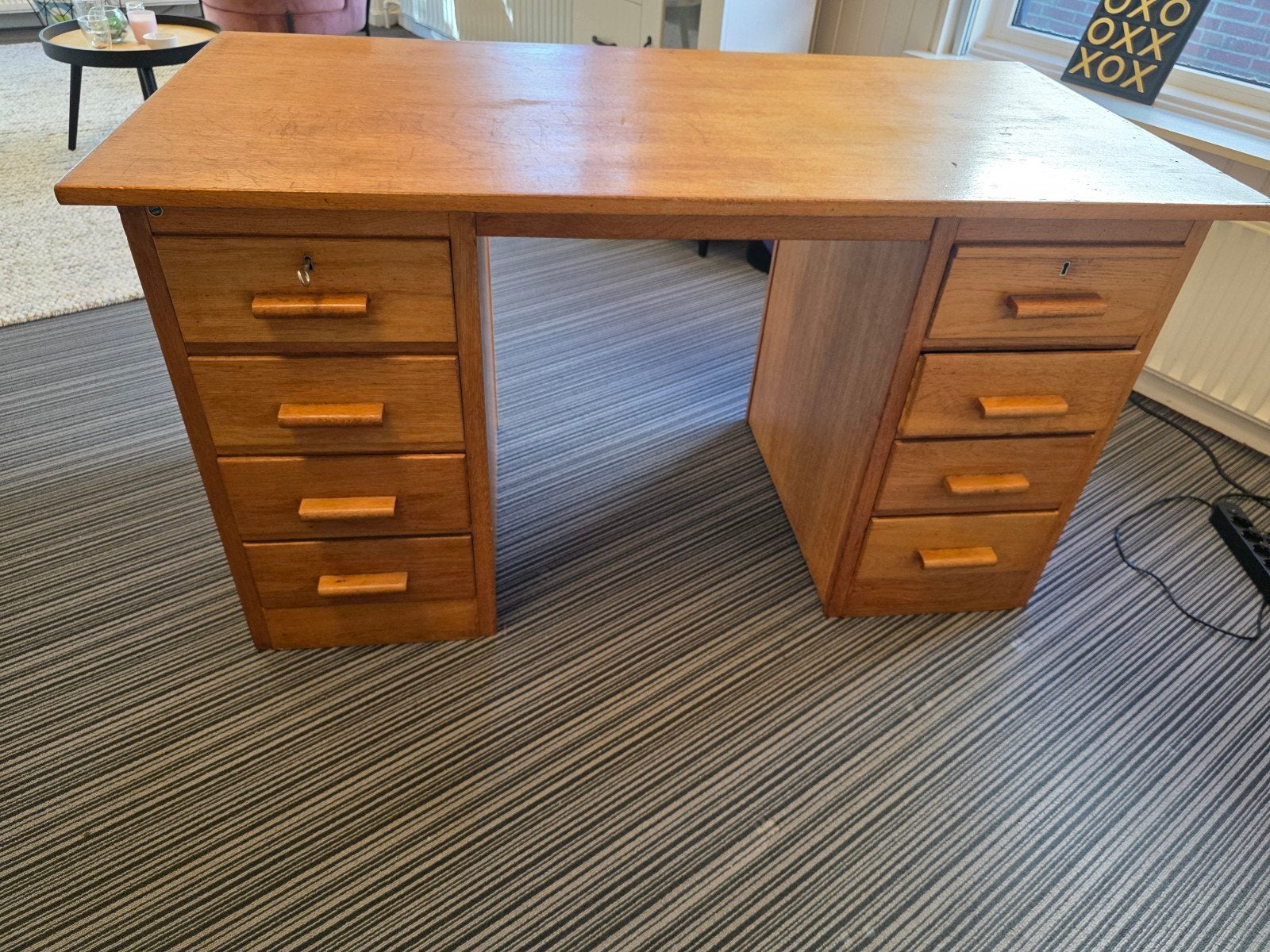 Bureau, bureaustoel en bankje met nieuwe bekleding, Ophalen, Hout, Gebruikt, 150 tot 200 cm