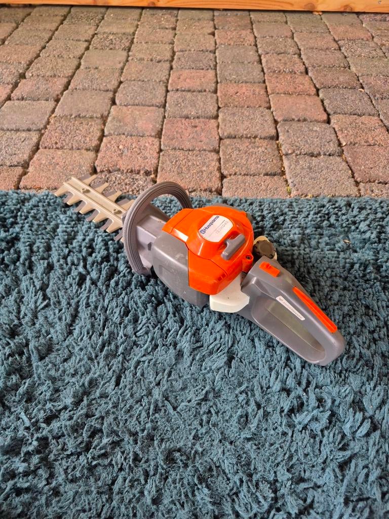 Husqvarna kinder heggenschaar, Ophalen of Verzenden, Zo goed als nieuw, Jongen of Meisje