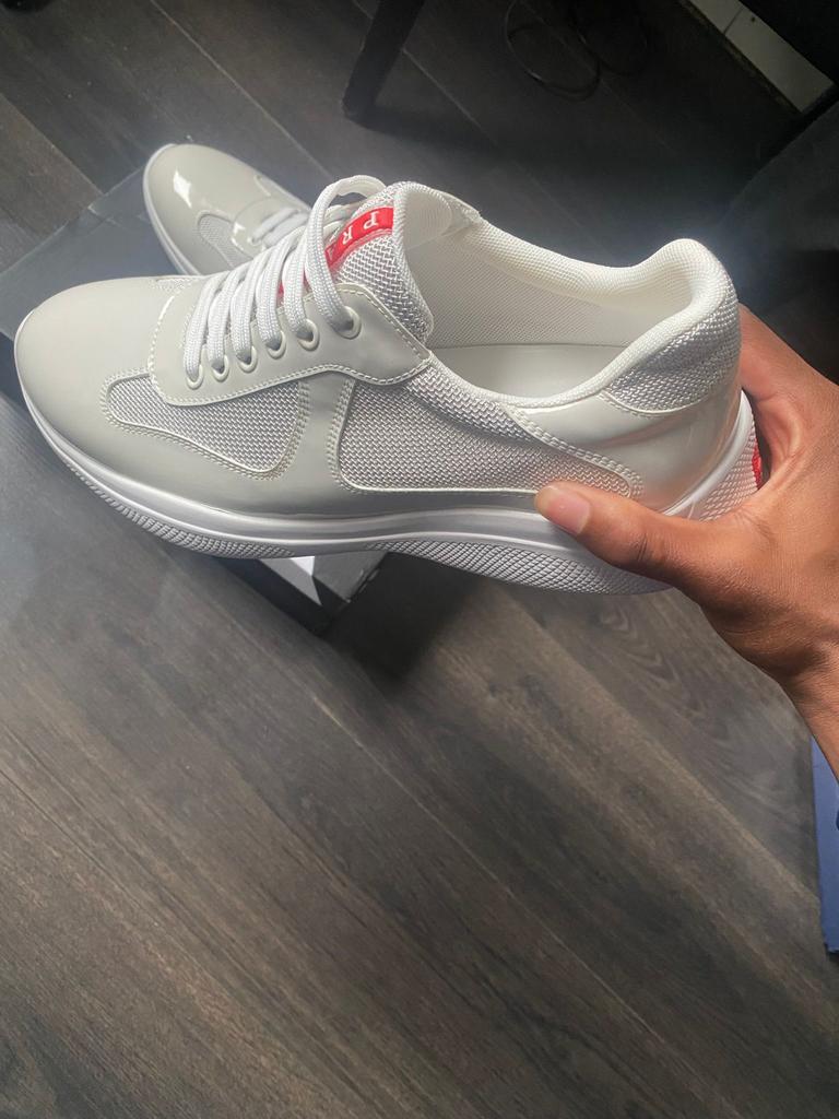 Prada Sneakers - Zo goed als nieuw, Ophalen of Verzenden, Zo goed als nieuw, Schoenen