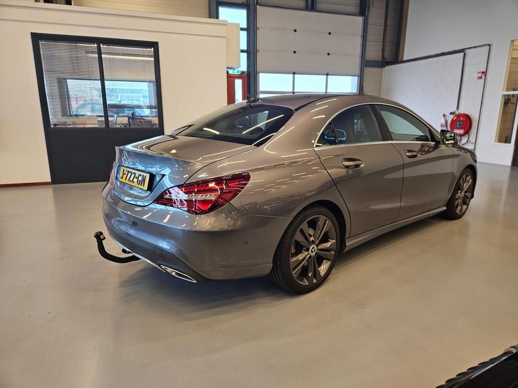 Mercedes-Benz CLA-klasse 180 Automaat | Afn trekhaak | Carpl, Stof, Gebruikt, 4 cilinders, 715 kg