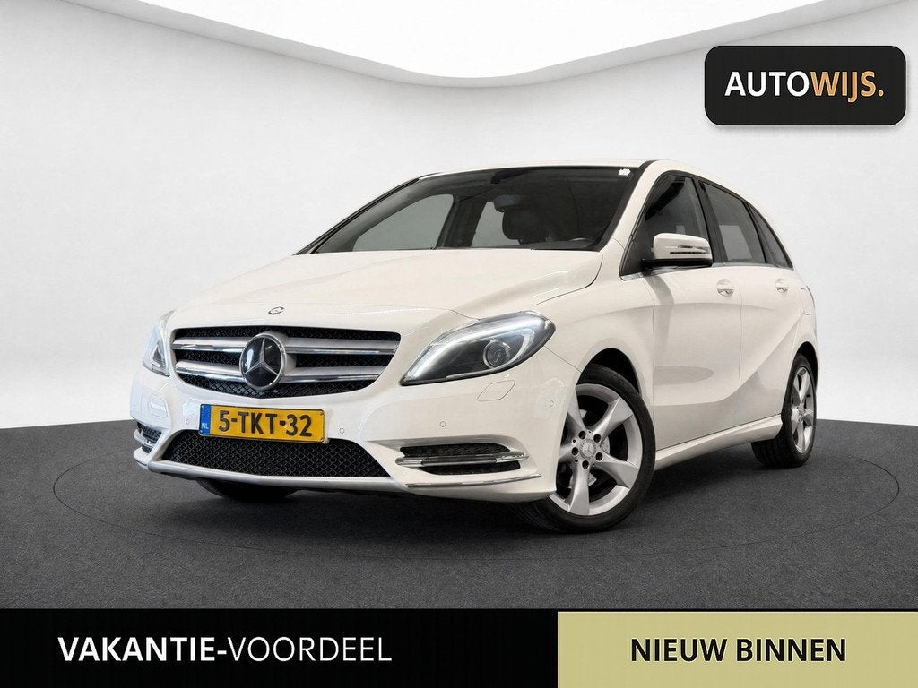 Mercedes-Benz B-klasse 180 Ambition|AUT|NL AUTO|NAVI|122PK|L, 1325 kg, Gebruikt, 4 cilinders, Leder en Stof