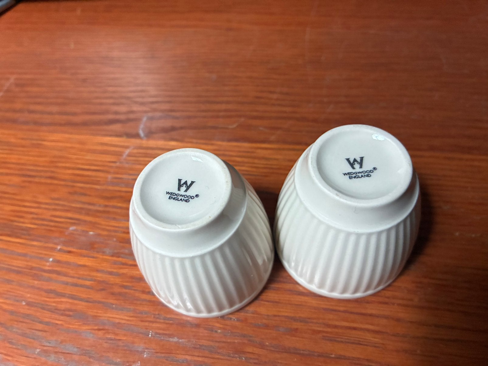 Wedgwood eierdopjes 2 x + theepot, Ophalen of Verzenden