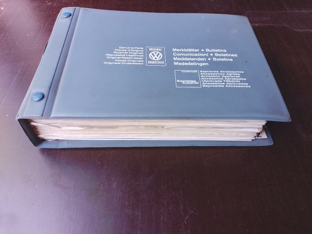 Zeldzaam Oud VW Dealer Onderdelenboek Actiemodel 1970 - 93, Ophalen of Verzenden, Gelezen, Volkswagen