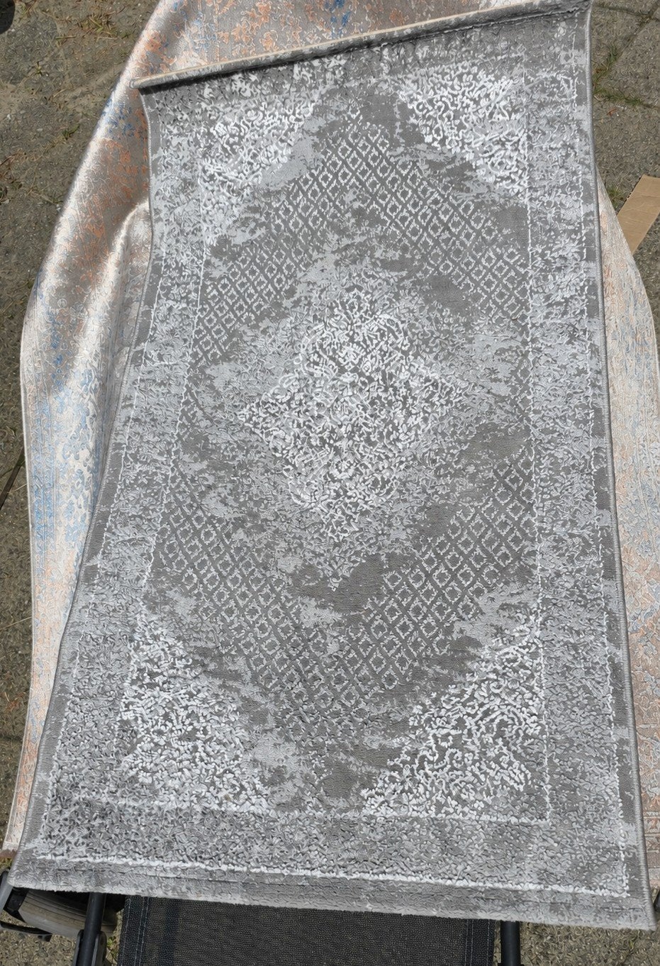 Modern grijs vloerkleed Carnaval Home San Marino, 100 tot 150 cm, Zo goed als nieuw, Rechthoekig, 50 tot 100 cm