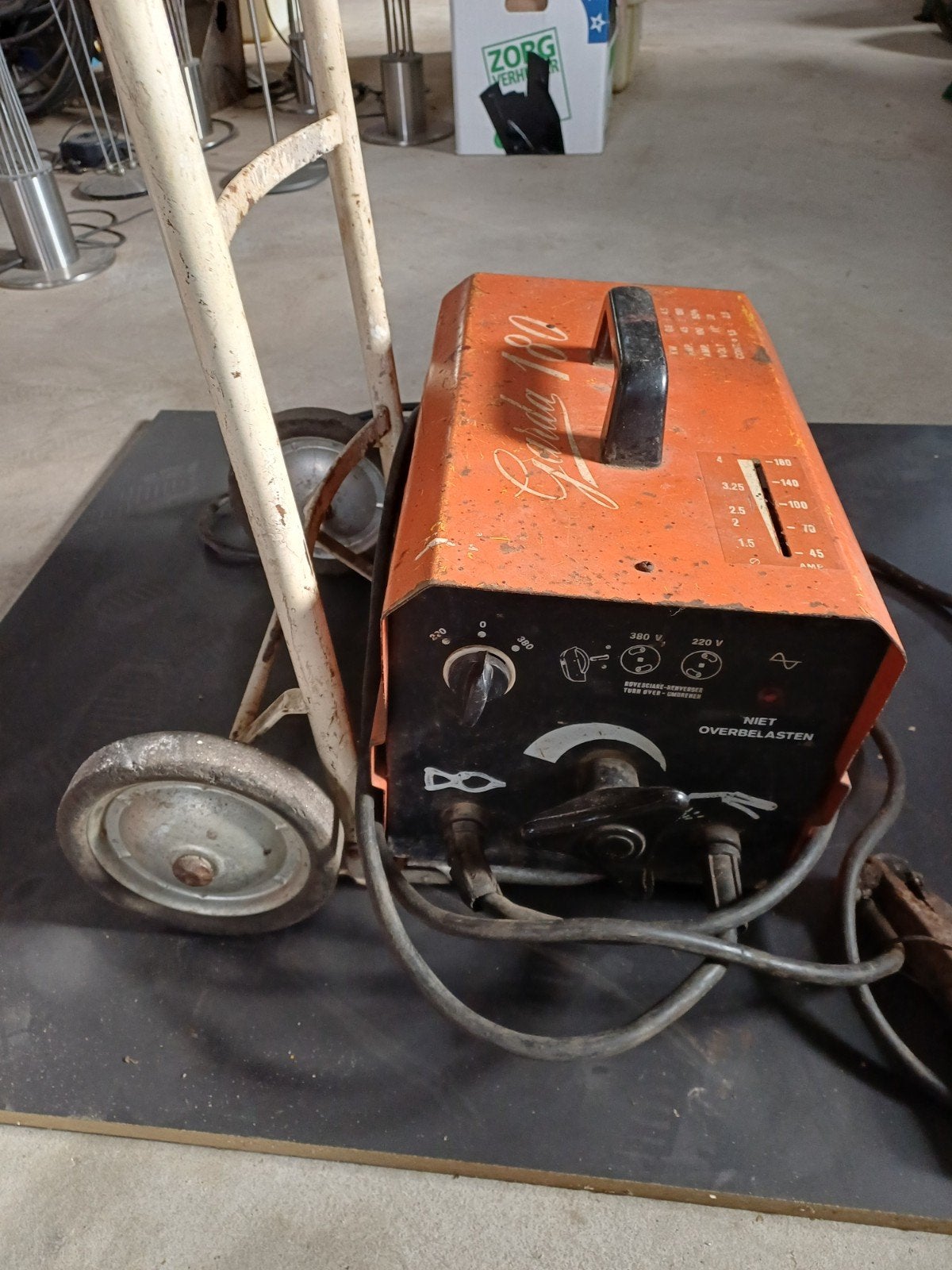 Garda 180 lasapparaat 220 v /380 op wieltjes, Ophalen, Gebruikt, 150 tot 250 ampère, Elektroden
