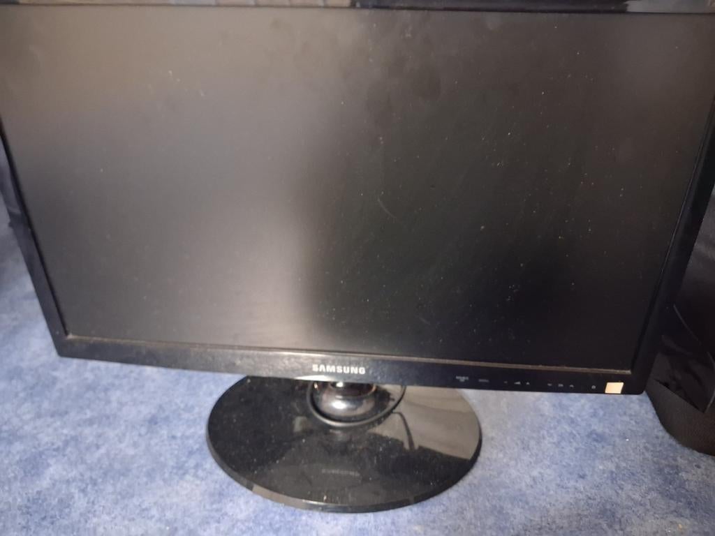 Te koop: tv en computerscherm Samsung, Ophalen, Full HD, Zo goed als nieuw, LED
