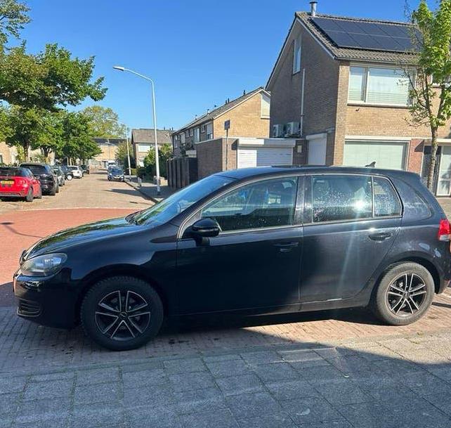 Volkswagen Golf 1.2 TSI 63KW 5D 2011 Zwart, Auto's, Voorwielaandrijving, Zwart, 4 cilinders, Parkeersensor