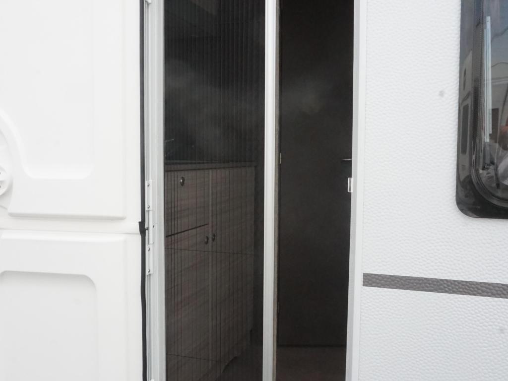 Dethleffs C'Joy 420 QSH Dakluifel/Voortent/Fietsd, Caravans en Kamperen, Schokbreker, Bedrijf, Treinzit, Dethleffs