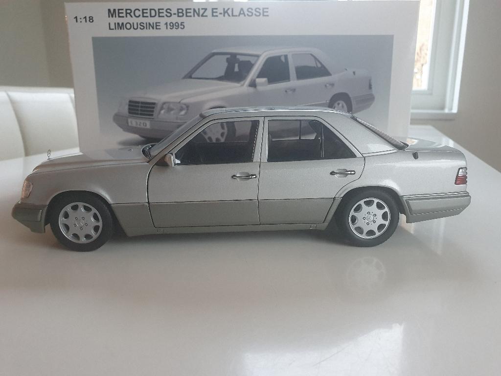 1:18 AutoArt Mercedes E320 (W124) Silver, NVT, Auto, Autoart, NVT