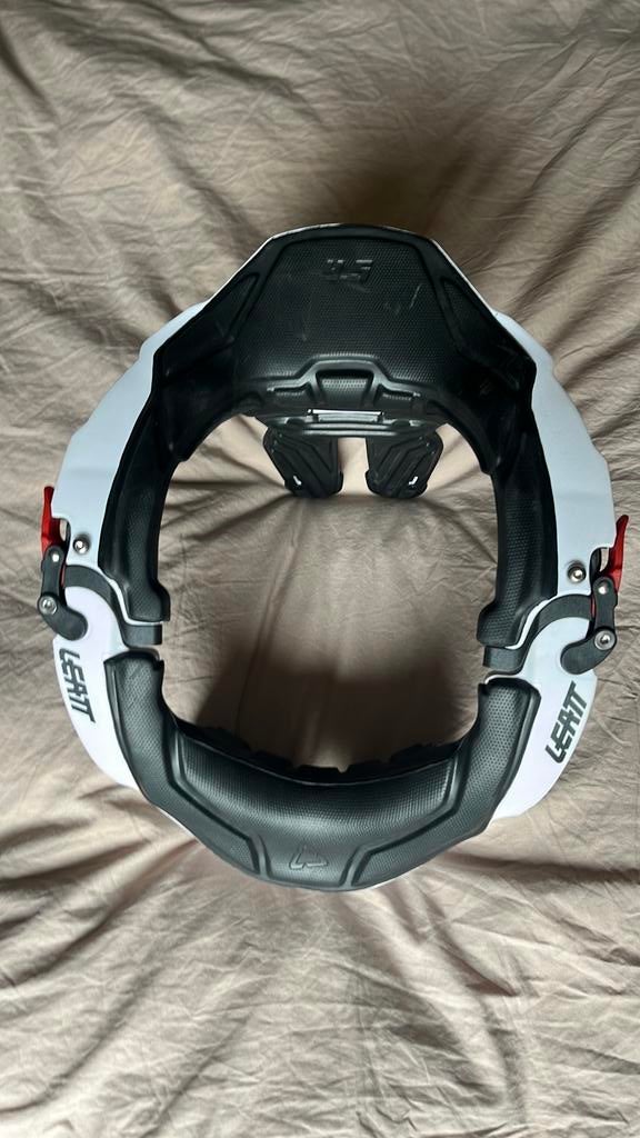 Nieuw, nooit gebruikt Leatt Neck Protector, Motoren, Ophalen of Verzenden, Zo goed als nieuw