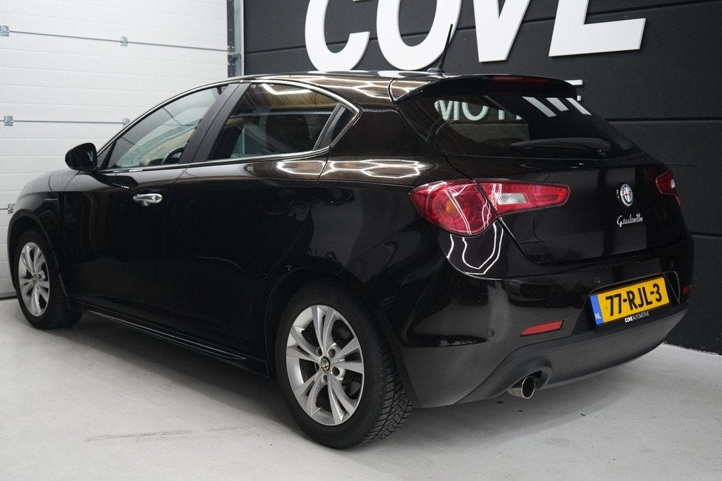 Alfa Romeo Giulietta 1.4 T Distinctive | AIRCO | CRUISE | PA, Auto's, Alfa Romeo, Voorwielaandrijving, Euro 5, Gebruikt, Zwart
