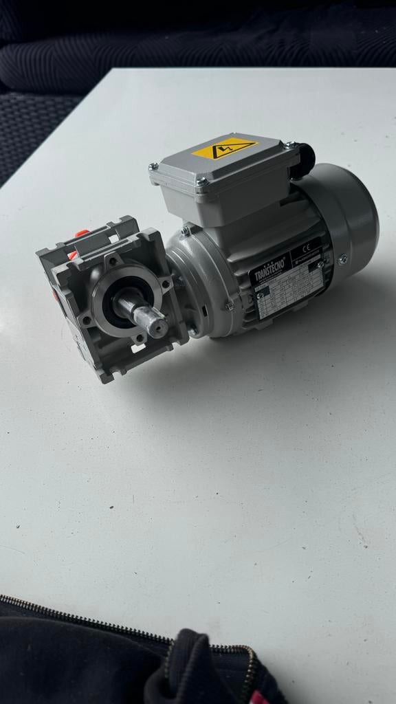 Transtecno Asynchrone Motor met Reductiekast TS562-4, Ophalen, Nieuw, Elektromotor, 1400 tot 1800 rpm