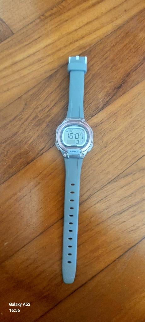 Casio LW-203 Meisjes Horloge - Grijs/Roze, Ophalen of Verzenden, Gebruikt, Grijs, Meisje