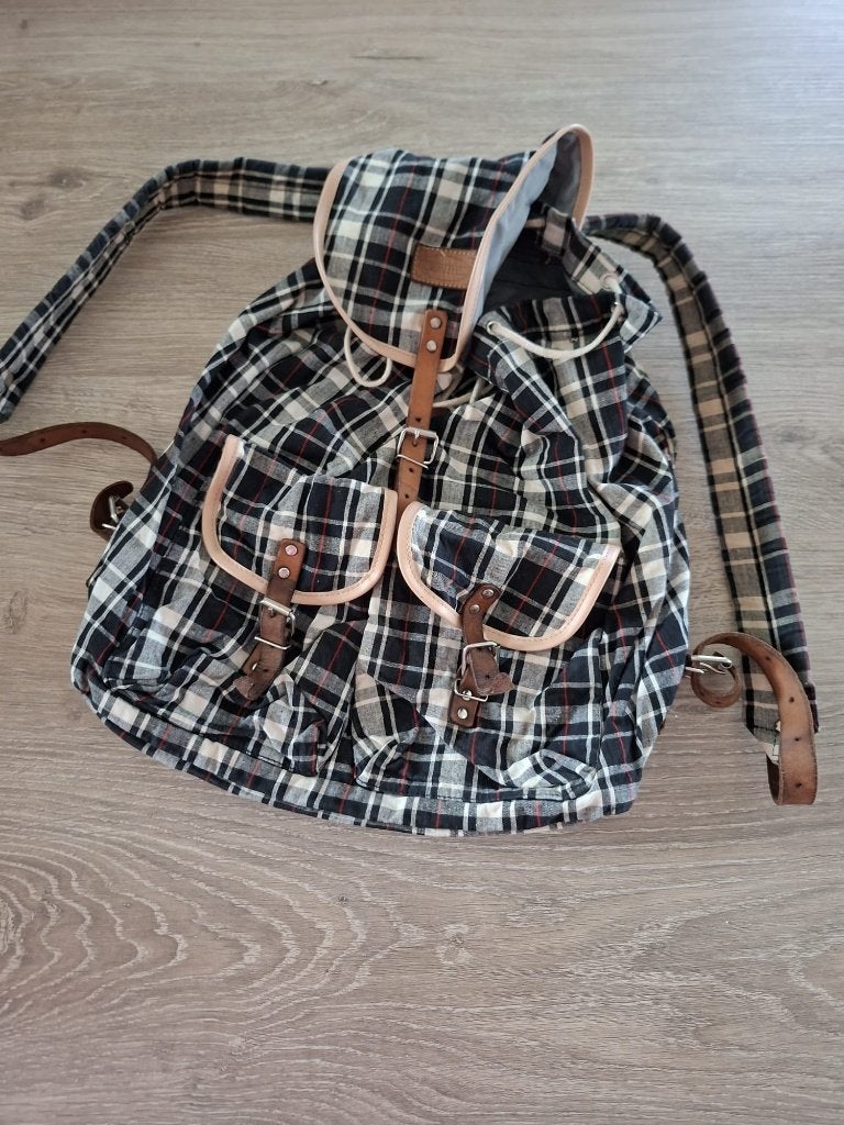 Rugzak 'Ruitjes', Gebruikt, 25 tot 40 cm, 30 tot 45 cm, Ophalen