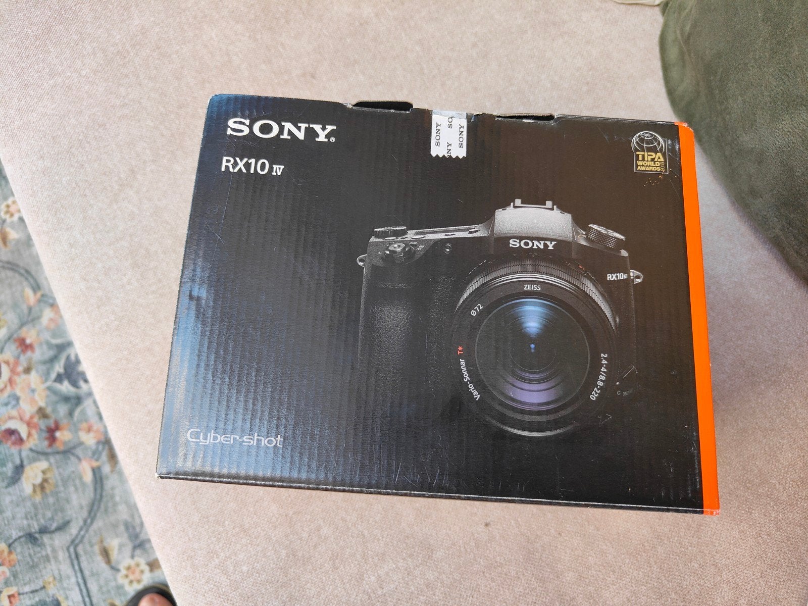 Sony Cyber-shot RX10 IV Bridgecamera met Zeiss lens, Audio, Tv en Foto, Fotocamera's Digitaal, Ophalen, Gebruikt, Ingebouwde flitser